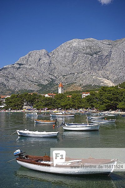 Village view with fishing boat  Promajna  Biokovo mountains  Makarska Riviera  Dalmatia  Croatian Adriatic coast  Croatia  Europe
