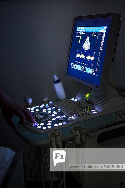 Ultraschallgerät in einer Tierklinik