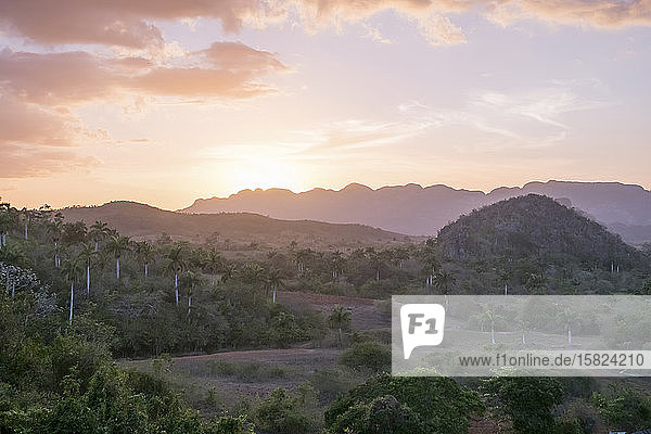 Szenen aus dem Valle de Vinales bei Sonnenuntergang  Pinar del Rio  Kuba
