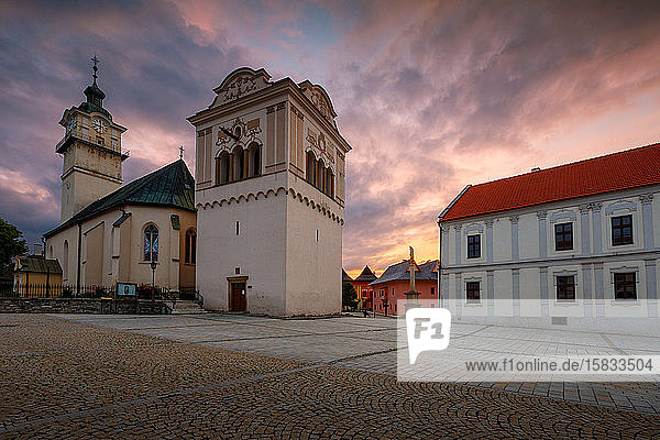 Rathaus  gotische Kirche und Renaissance-Glockenturm in Spisska Sobota.
