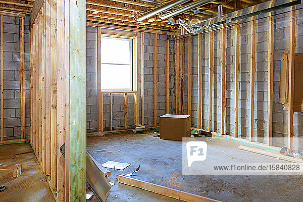 Keller-Rahmenkonstruktion Innenrahmen eines neuen Hauses