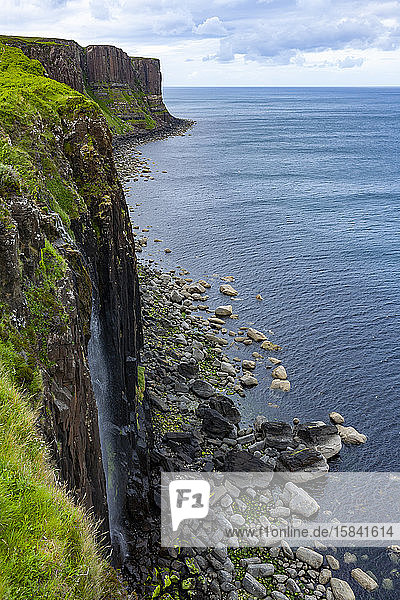 Kilt Rock and Mealt Falls Seside-Klippen auf der Isle of Skye Schottland