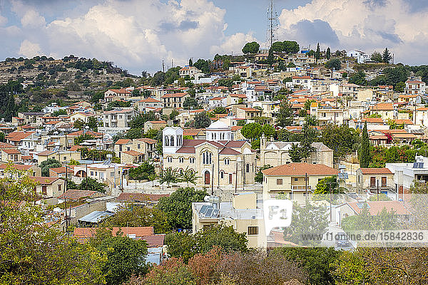 Das zypriotische Dorf Pachna (Pakna) im TroÃ¶dos-Gebirge  Zypern