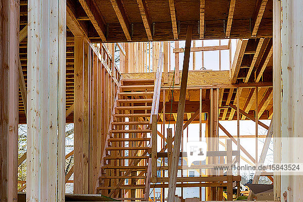 Holzbau-Rahmenkonstruktion bei einer Neuentwicklung