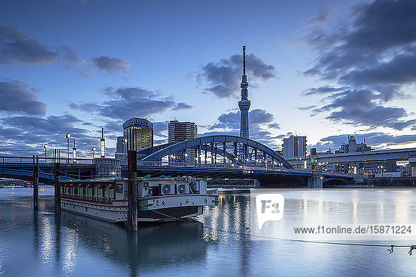 Tokyo Skytree and Komagata Bridge at dawn, Tokyo, Honshu, Japan, Asia