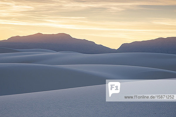 Abstrakte Landschaft des White Sands National Park  New Mexico  Vereinigte Staaten von Amerika  Nordamerika