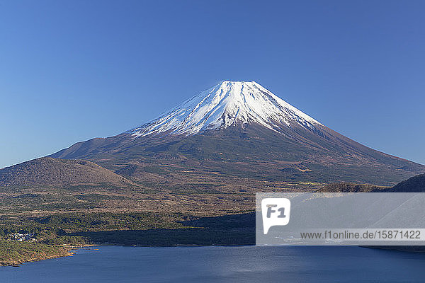 Mount Fuji  UNESCO World Heritage Site  and Lake Motosu  Yamanashi Prefecture  Honshu  Japan  Asia