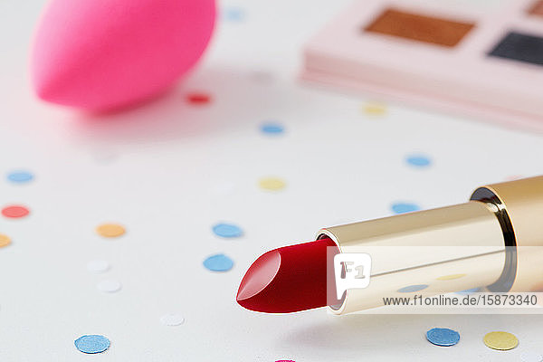 Make-up sponge and confetti