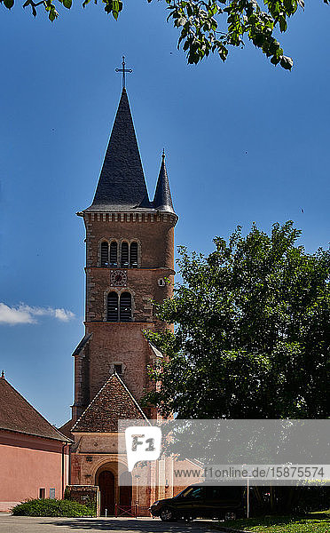Frankreich   Bourgogne-Franche-ComtÃ©  Departement  das Dorf Cuisery  die Kirche von Notre-Dame