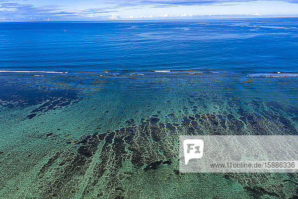 Mauritius  Black River  Flic-en-Flac  Luftaufnahme des Riffs im Indischen Ozean im Sommer