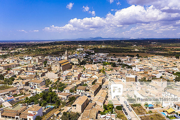 Luftaufnahme des Dorfes Ses Salines mit Esglesia Ses Salines  Mallorca  Spanien