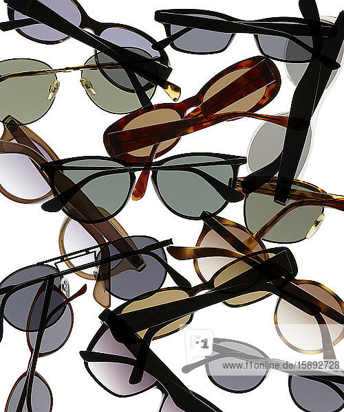 Sammlung verschiedener Sonnenbrillen