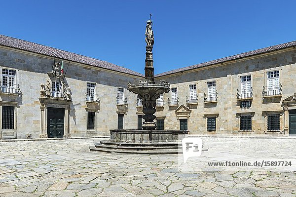 Largo do Paco, Archiepiscopal palace court with the Chafariz dos Castelos, Braga, Minho, Portugal.