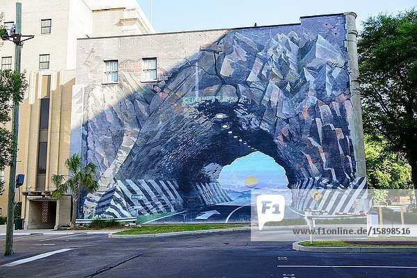 Tunnel Vision Mural Columbia South Carolina home of the Statehouse Capital building with a rich history.