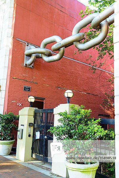 Giant Chain Columbia South Carolina home of the Statehouse Capital building with a rich history.