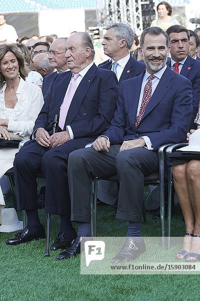 King Felipe VI of Spain King Juan Carlos of Spain attended the Presentation of the COTEC Report at Vicente Calderon Stadium on June 12 2017 in MadridKing Felipe VI has decided to renounce the inheritance of King Juan Carlos of Spain ‘that could personally correspond to him ’ announced this Sunday the Casa del Rey in a statement in which he also advances that King Juan Carlos of Spain stops receiving the assignment he has fixed in the Budgets of the House of SM the king.