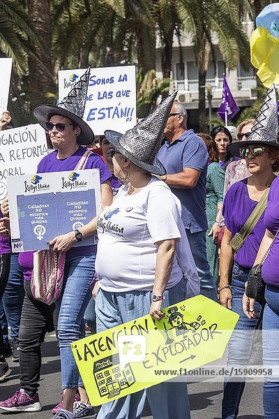 Las Palmas Gran Canaria Canary Islands Spain. 8th March 2020. 'Las Kellys' (chambermaids hotel cleaners.) join the march as thousands turn out for International Women's day march in Las Palmas the capital of Gran Canaria.