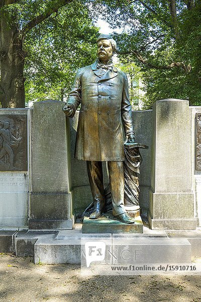 Zebulon Baird Vance statue memorial confederate soldier in Raleigh a city in NC North Carolina and current state capitol capital statehouse.