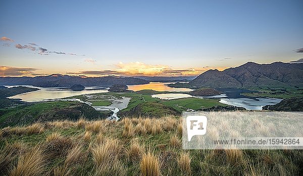 Sunset  view of Wanaka Lake and mountains  Rocky Peak  Glendhu Bay  Otago  South Island  New Zealand  Oceania