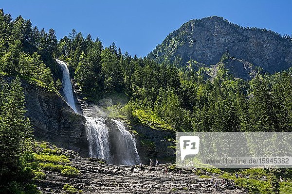 Sixt-fer-a-Cheval bei Samoens  Wasserfall von Rouget  Departement Haute-Savoie  Auvergne-Rhone-Alpes  Frankreich  Europa