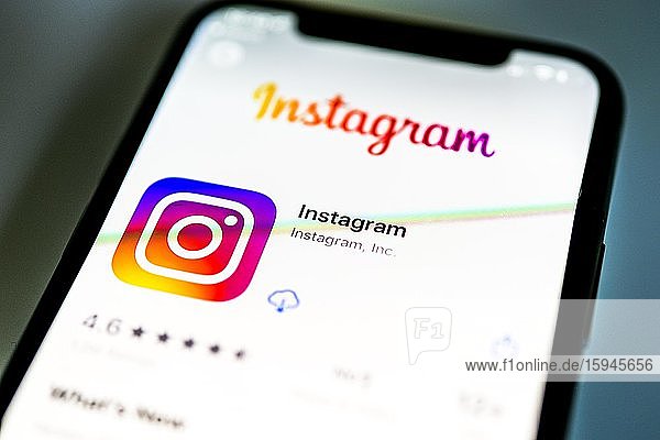 Instagram App  Soziales Netzwerk  App-Icon  Anzeige auf Display von Handy  Smartphone  Detail  formatfüllend