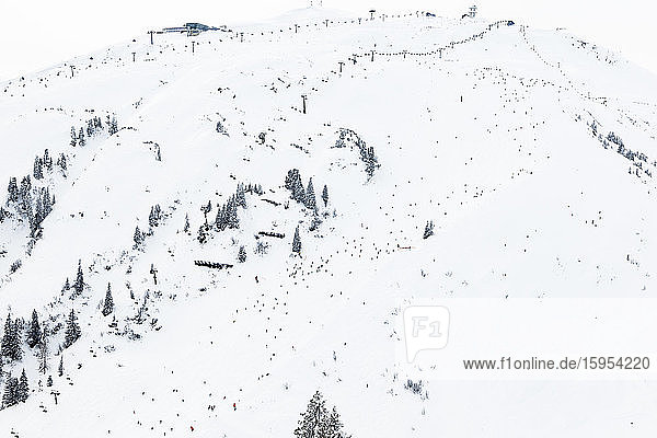 Österreich  Vorarlberg  Niedrigwinkelansicht der Arlberg-Skipiste