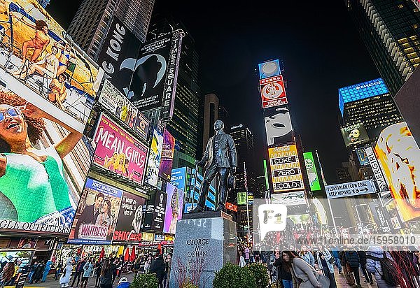 Gorge M. Cohan statue  Times Square at night  Midtown Manhattan  New York City  New York  USA  North America