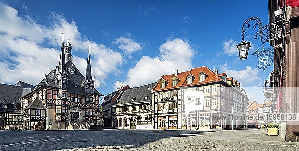 Panorama  Marktplatz und historisches Rathaus  Wernigerode  Harz  Sachsen-Anhalt  Deutschland  Europa