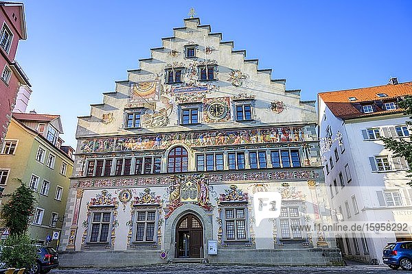 Bunt bemalte Fassade  Altes Rathaus  Insel Lindau  Lindau am Bodensee  Schwaben  Deutschland  Europa