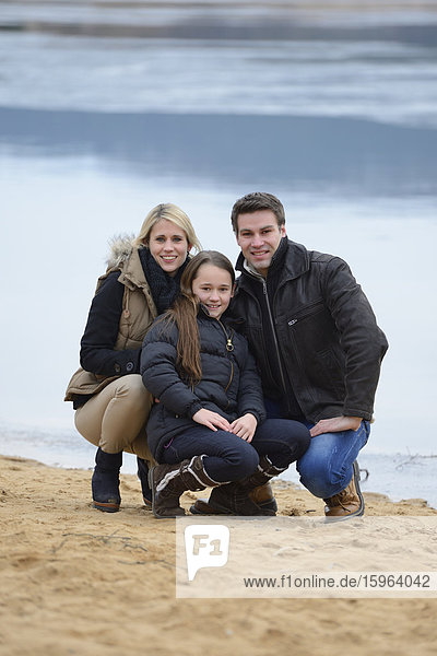 Eltern mit Tochter  Oberpfalz  Bayern  Deutschland  Europa