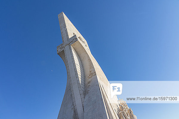 Das Denkmal der Entdeckungen (Padrao dos Descobrimentos) feiert das portugiesische Zeitalter der Erforschung im 15. und 16. Jahrhundert  1960 eröffnet  Belem  Lissabon  Portugal  Europa