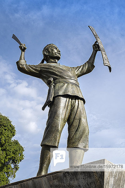 Pattimura-Denkmal  das Thomas Matulessy (Pattimura) feiert  der 1817 gegen die Niederländer rebellierte  Saparua  Ambon  Maluku  Indonesien  Südostasien  Asien