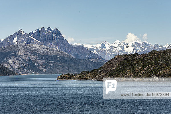 Amalia-Fjord und Skua-Gletscher  Chilenische Fjorde  Chile  Südamerika