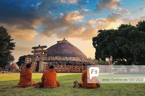 Sanchi Stupa  ein buddhistischer Komplex  berühmt für seinen Großen Stupa  im Bundesstaat Madhya Pradesh  Indien  Asien
