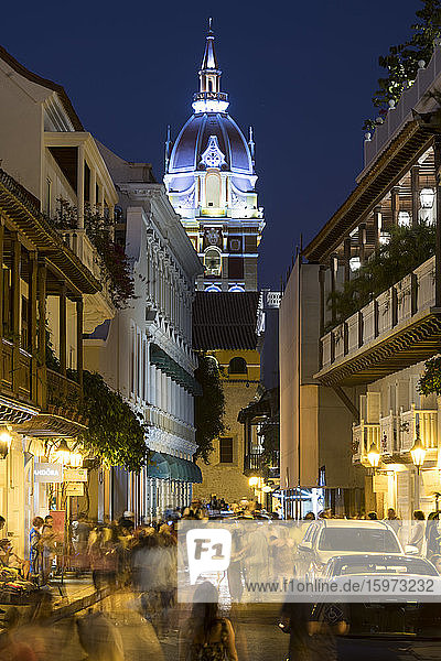 Koloniale Architektur bei Nacht  Altstadt  UNESCO-Weltkulturerbe  Cartagena  Abteilung Bolivar  Kolumbien  Südamerika