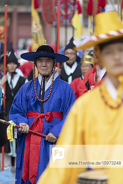 Traditional parade outside Changdeokgung Palace  Seoul  South Korea  Asia