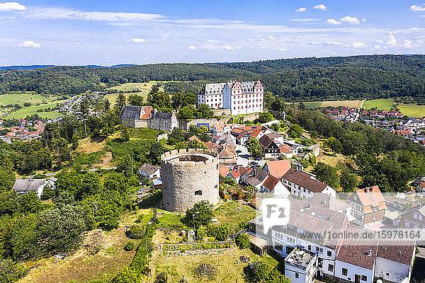 Deutschland  Hessen  Fischbachtal  Luftaufnahme von Schloss und Stadt Lichtenberg