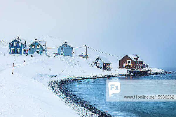 Fischersiedlung im Winter  Kongsfjord  Berlevag  Norwegen