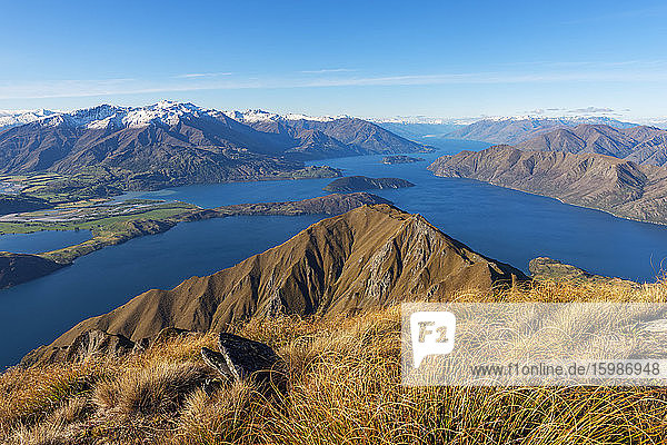 Neuseeland  Otago  Blick auf den Lake Wanaka und die umliegenden Berge