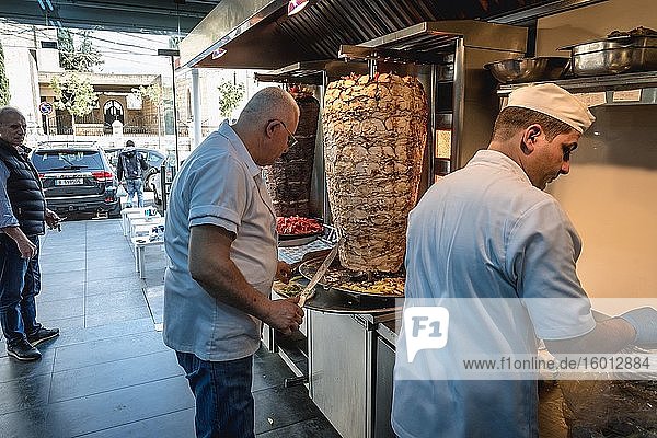 Das Restaurant Joseph ist berühmt für Schawarma-Sandwiches in Sin el Fil  einem Vorort von Beirut  Libanon.