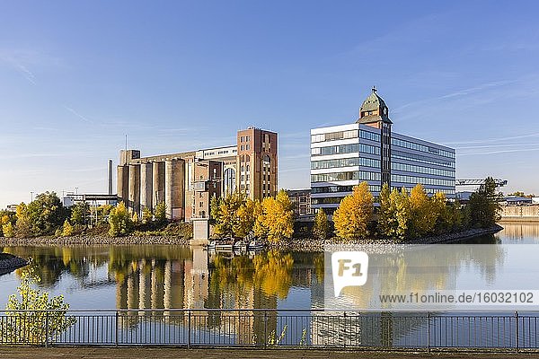 Plange Mühle  Medienhafen  Düsseldorf  Nordrhein-Westfalen  Deutschland  Europa