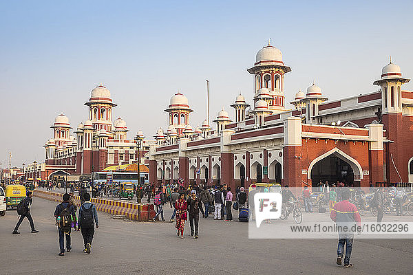 Railway station  Lucknow  Uttar Pradesh  India  Asia