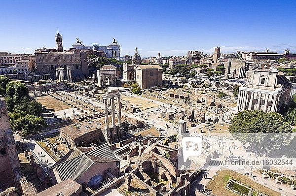 Roman Forum seen from Palatine Hill  UNESCO World Heritage Site  Rome  Lazio  Italy  Europe