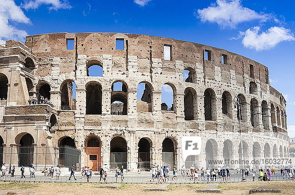 Kolosseum (Flavianisches Amphitheater)  UNESCO-Weltkulturerbe  Rom  Latium  Italien  Europa