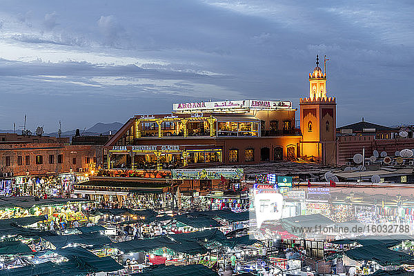 Restaurant Argana mit Blick auf die Medina  Marrakesch  Marokko  Nordafrika  Afrika