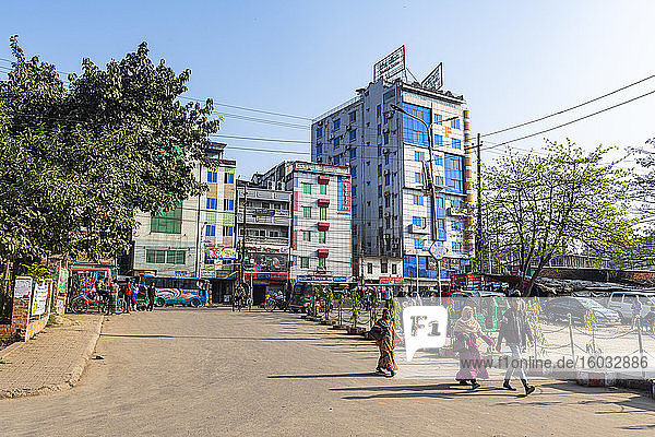 Platz vor dem historischen Bahnhof  Chittagong  Bangladesch  Asien