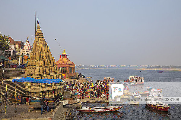 Submerged Shiva temple  Sindhia Ghat  Varanasi  Uttar Pradesh  India  Asia