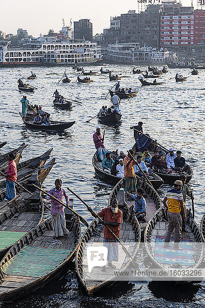 Passenger Canoes in the port of Dhaka  Bangladesh  Asia