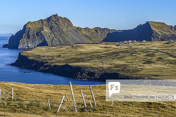 Die Insel Heimaey  Teil des Vestmannaeyjar-Archipels vor dem südlichen Teil des isländischen Festlandes; Heimaey  Vestmannaeyjar  Island