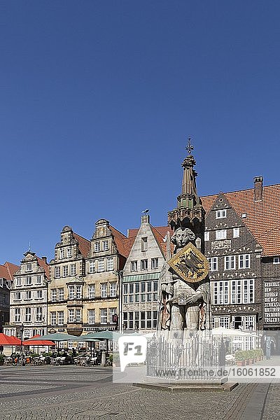 Giebelhäuser und Roland Statue  Marktplatz  Bremen  Deutschland  Europa